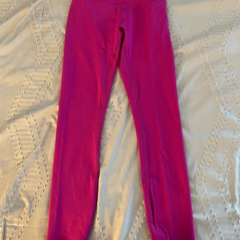 Women’s Lululemon Ripened Raspberry Wonder Train high rise 25” leggings